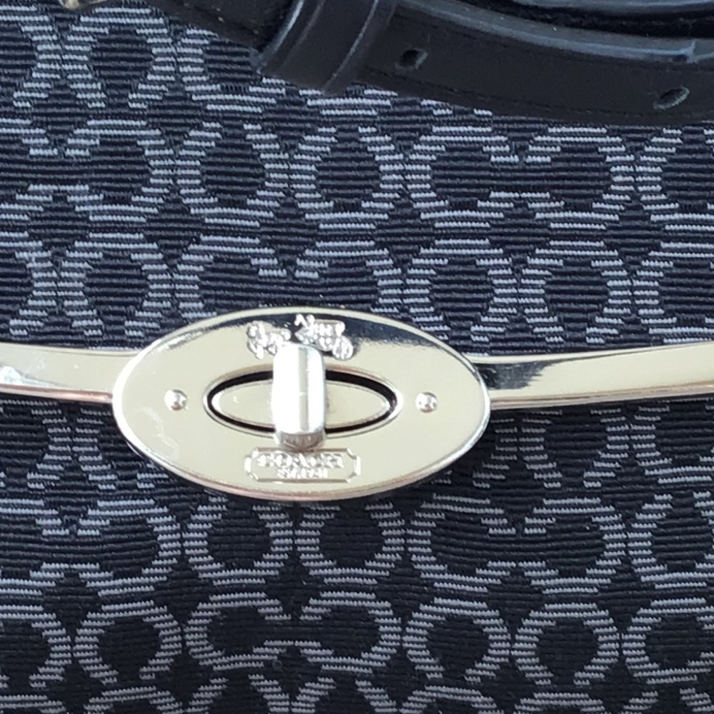 Coach Navy and Black Shoulder Bag - Picture 2 of 11